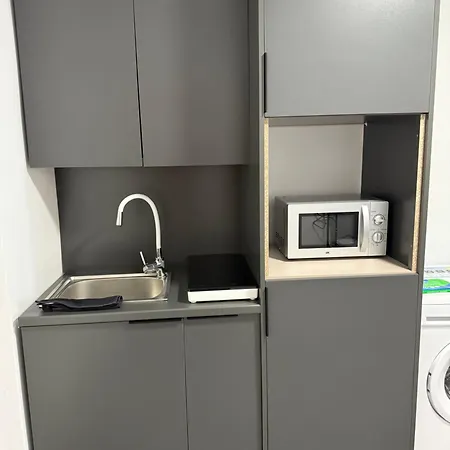 アパートホテル Grazis